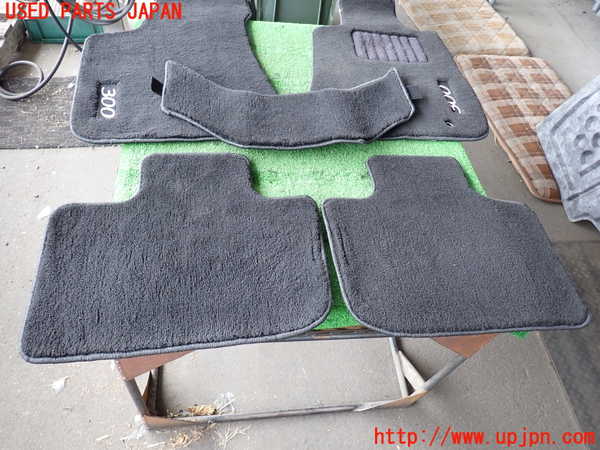 2UPJ-9236997800]クライスラー・300(LX36)フロアマット 中古_3