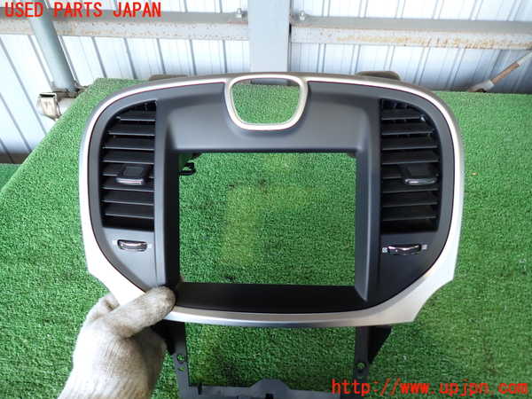 2UPJ-9236997526]クライスラー・300(LX36)エアコン吹き出し口1 (真中) 中古_2