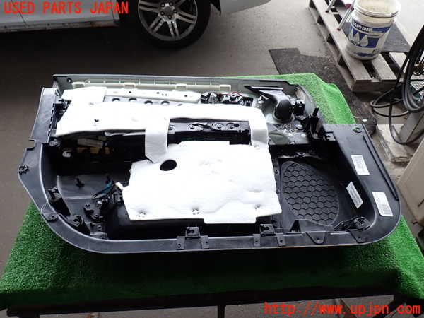 2UPJ-9236991234]クライスラー・300(LX36)右前ドア内張り 中古_5