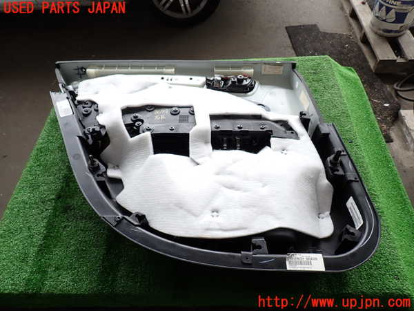 2UPJ-9236991294]クライスラー・300(LX36)右後ドア内張り 中古_5