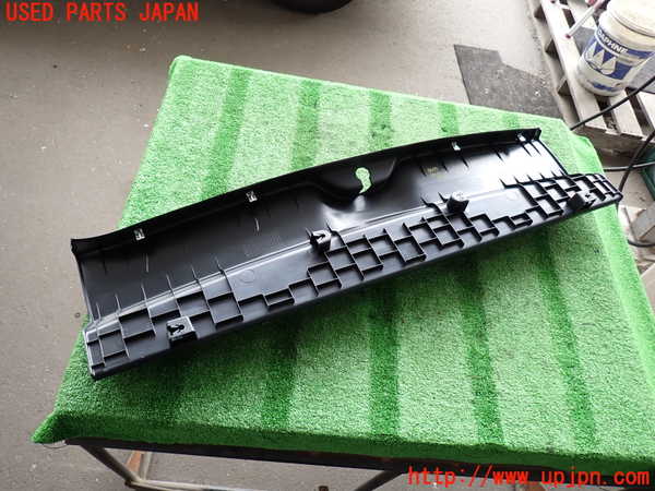 2UPJ-9236997740]クライスラー・300(LX36)スカッフプレート 中古_3