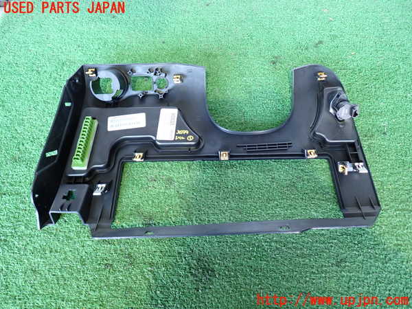 2UPJ-9236997691]クライスラー・300(LX36)内装トリム類1 中古_3