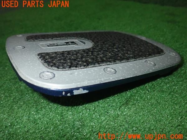3UPJ=9237000012]アルテッツァAS200 Zエディション(GXE10)後期 社外 フューエルリッドカバー 給油口カバー 中古_2