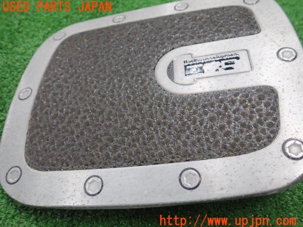 3UPJ=9237000012]アルテッツァAS200 Zエディション(GXE10)後期 社外 フューエルリッドカバー 給油口カバー 中古_3