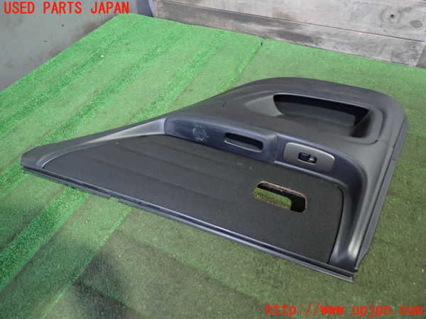 2UPJ-9237001294]アルテッツァ(GXE10)右後ドア内張り 中古_3