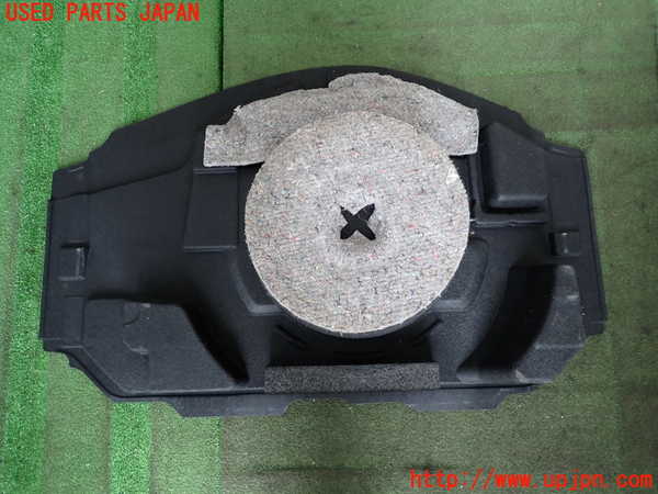 2UPJ-9237007773]アルテッツァ(GXE10)ラゲッジトレイ3 中古_2