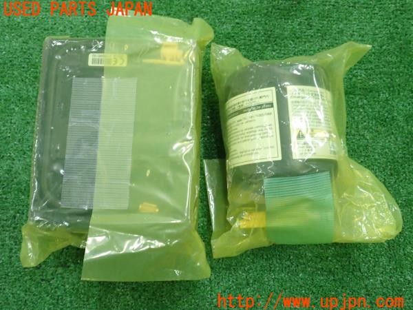 3UPJ=9237010625]カローラツーリング ハイブリッド WxB(ZWE211W)純正 パンク修理キット 中古_2