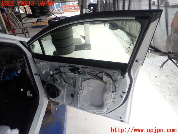 1UPJ-9237011230]カローラ ツーリング ハイブリッド(ZWE211W)右前ドア 中古(43R-00034 M2H4)_4