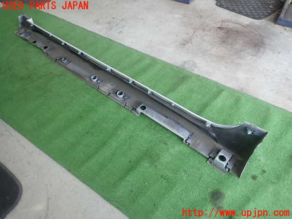 1UPJ-9237011390]カローラ ツーリング ハイブリッド(ZWE211W)右サイドステップ 中古_2