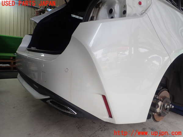 1UPJ-9237011610]カローラ ツーリング ハイブリッド(ZWE211W)リアバンパー 中古_2
