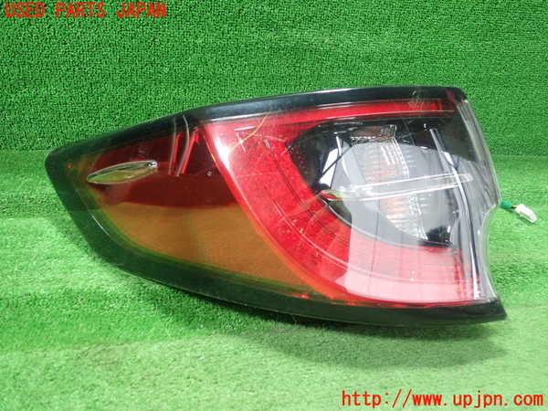 1UPJ-9237011536]カローラ ツーリング ハイブリッド(ZWE211W)左テールランプ 中古_2