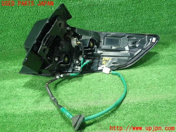 1UPJ-9237011536]カローラ ツーリング ハイブリッド(ZWE211W)左テールランプ 中古_3