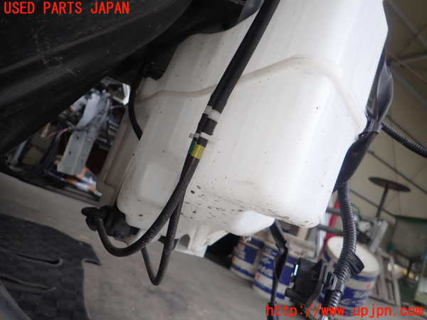 1UPJ-9237016791]カローラ ツーリング ハイブリッド(ZWE211W)ウォッシャータンク1 中古_3