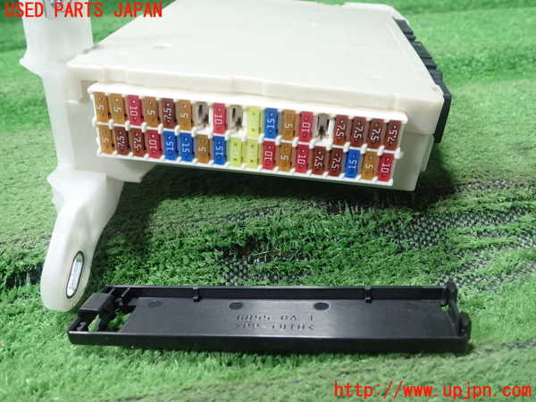 1UPJ-9237016742]カローラ ツーリング ハイブリッド(ZWE211W)ヒューズボックス2 中古_3
