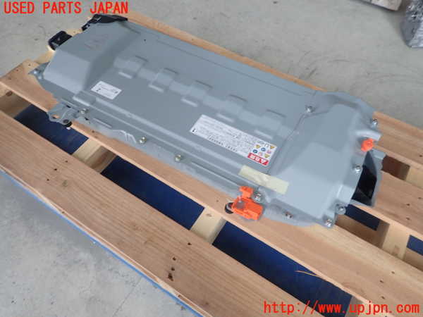 1UPJ-9237016911]カローラ ツーリング ハイブリッド(ZWE211W)ハイブリッドバッテリー1 中古_2