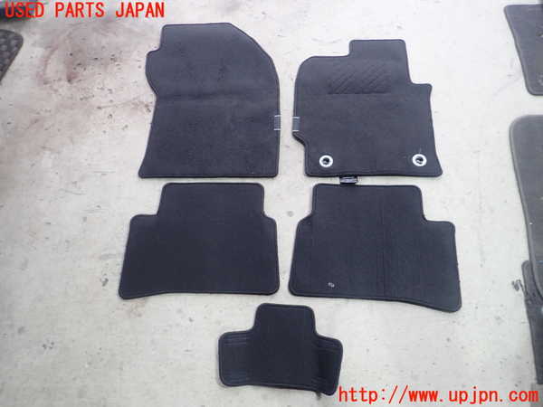 1UPJ-9237017800]カローラ ツーリング ハイブリッド(ZWE211W)フロアマット 中古_3