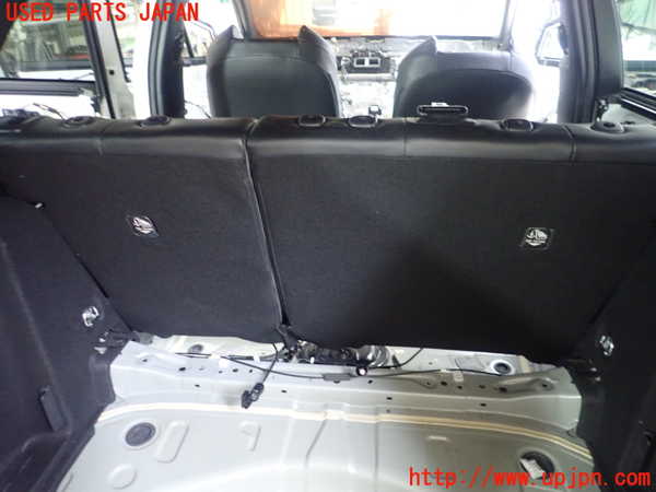 1UPJ-9237017385]カローラ ツーリング ハイブリッド(ZWE211W)リアシート 中古_3