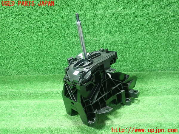 1UPJ-9237017555]カローラ ツーリング ハイブリッド(ZWE211W)ATシフトレバー 中古_2