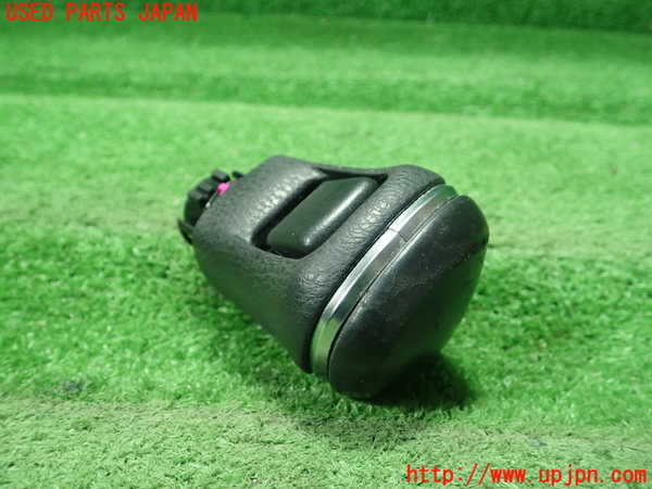 1UPJ-9237017570]カローラ ツーリング ハイブリッド(ZWE211W)シフトノブ 中古_2
