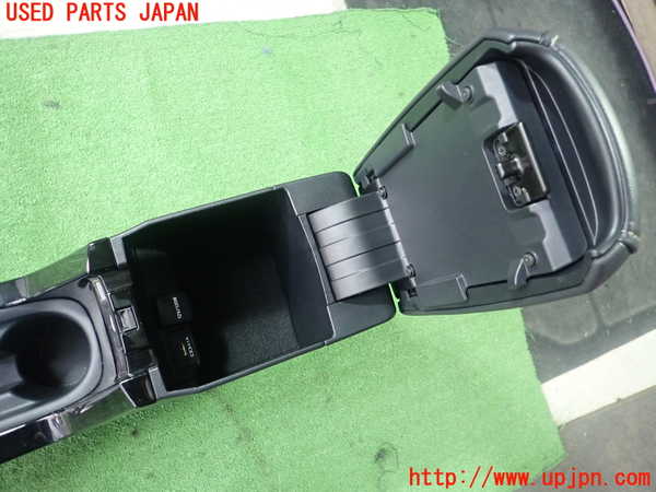 1UPJ-9237017540]カローラ ツーリング ハイブリッド(ZWE211W)センターコンソール 中古_4
