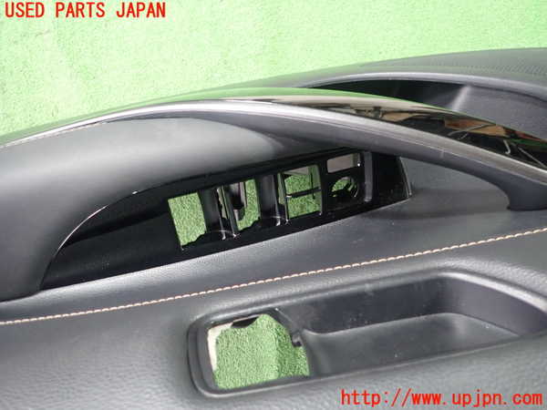 1UPJ-9237011234]カローラ ツーリング ハイブリッド(ZWE211W)右前ドア内張り 中古_2