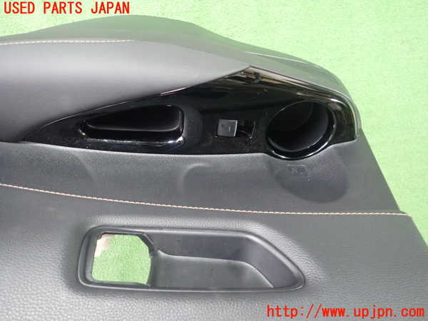 1UPJ-9237011294]カローラ ツーリング ハイブリッド(ZWE211W)右後ドア内張り 中古_2