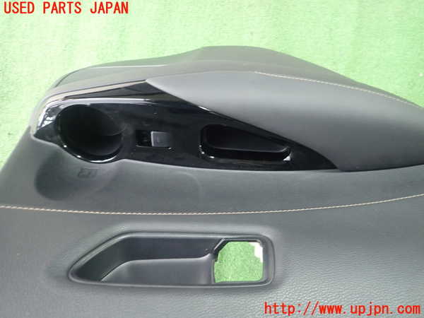 1UPJ-9237011324]カローラ ツーリング ハイブリッド(ZWE211W)左後ドア内張り 中古_2