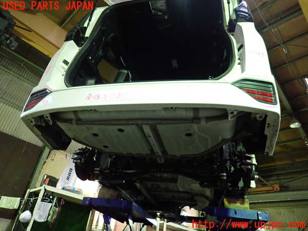 1UPJ-9237021610]ヴォクシー(ノア)(MZRA90W)リアバンパー 中古_5