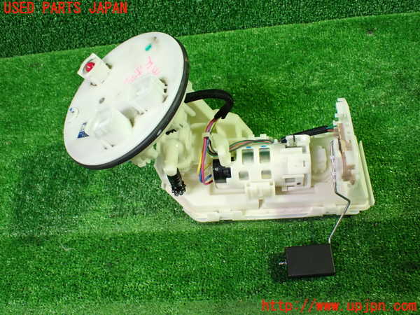 1UPJ-9237022510]ヴォクシー(ノア)(MZRA90W)燃料ポンプ 中古_2
