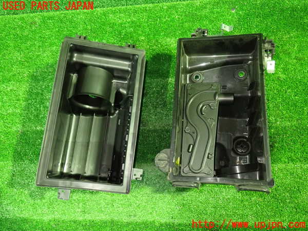 1UPJ-9237022560]ヴォクシー(ノア)(MZRA90W)エアクリーナーボックス 中古_3