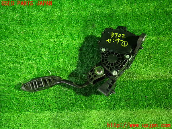 1UPJ-9237026381]ヴォクシー(ノア)(MZRA90W)センサー1(アクセルペダル) 中古_3