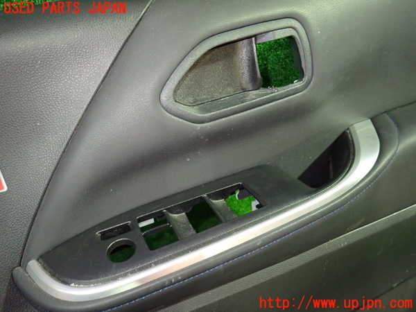 1UPJ-9237021234]ヴォクシー(ノア)(MZRA90W)右前ドア内張り 中古_2