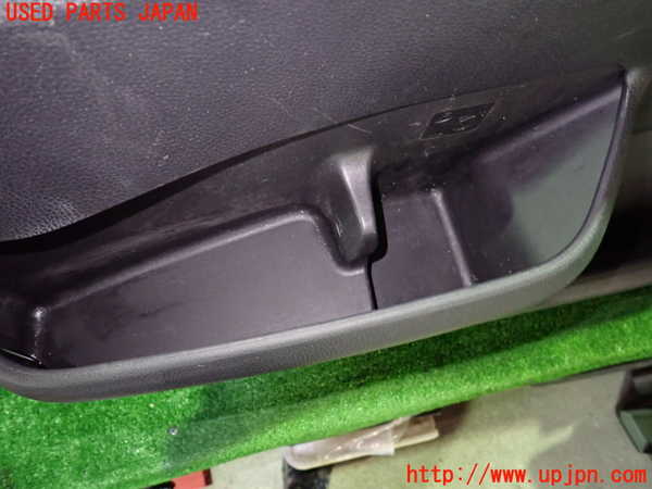 1UPJ-9237021234]ヴォクシー(ノア)(MZRA90W)右前ドア内張り 中古_3