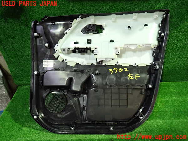 1UPJ-9237021264]ヴォクシー(ノア)(MZRA90W)左前ドア内張り 中古_4