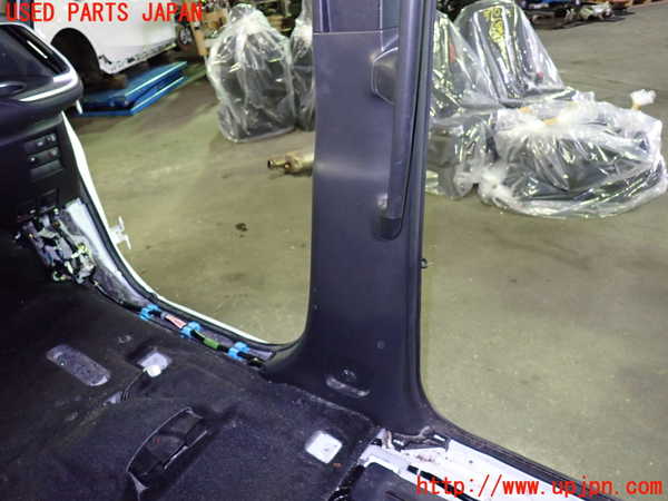 1UPJ-9237027665]ヴォクシー(ノア)(MZRA90W)右センターピラートリム 中古_3