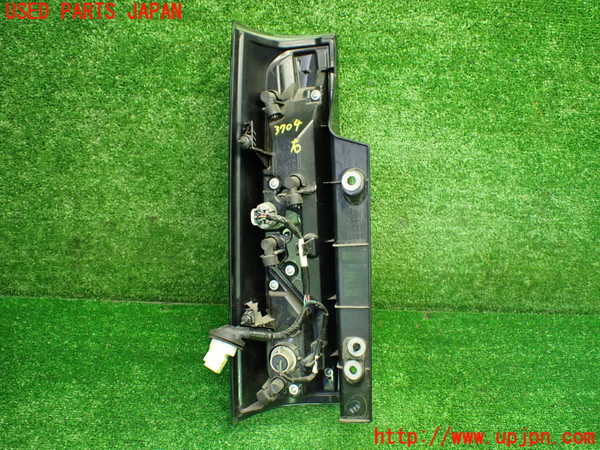 1UPJ-9237041530]スペーシア カスタム(MK53S)右テールランプ 中古_4