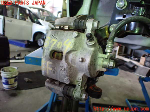 1UPJ-9237044080]スペーシア カスタム(MK53S)右フロントキャリパー 中古_2