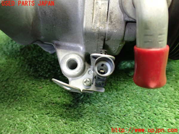 1UPJ-9237046025]スペーシア カスタム(MK53S)エアコンコンプレッサー 中古_3