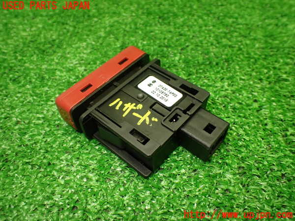 1UPJ-9237046290]スペーシア カスタム(MK53S)ハザードスイッチ 中古_4