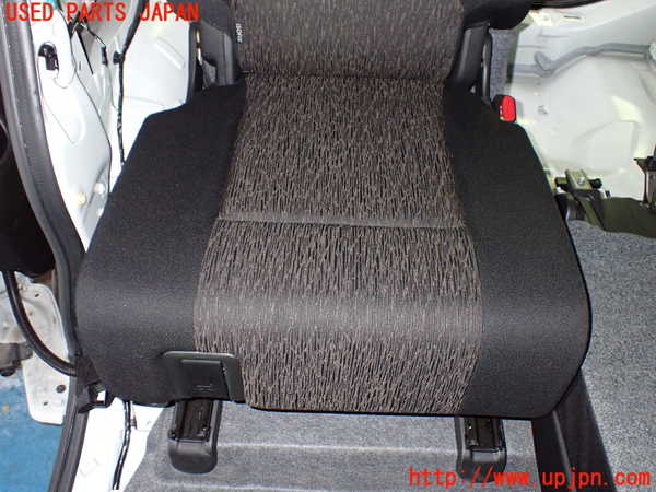 1UPJ-9237047405]スペーシア カスタム(MK53S)右リアシート 中古_2