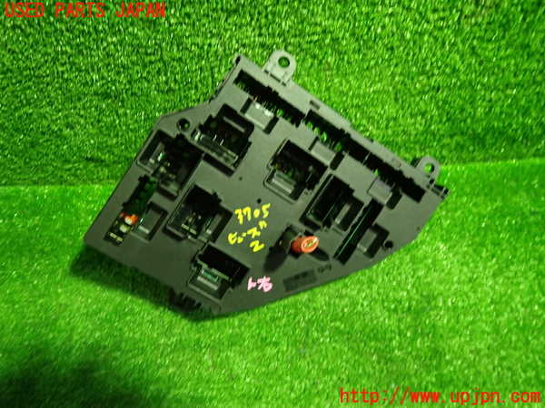 1UPJ-9237056742]BMW 528i(FR30)(F10)ヒューズボックス2 中古_2