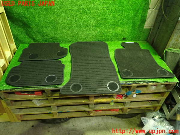 1UPJ-9237057800]BMW 528i(FR30)(F10)フロアマット 中古_4