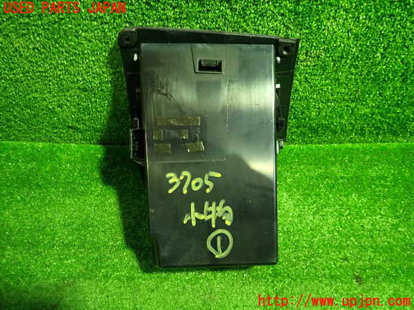 1UPJ-9237057841]BMW 528i(FR30)(F10)小物入れ1 中古_3