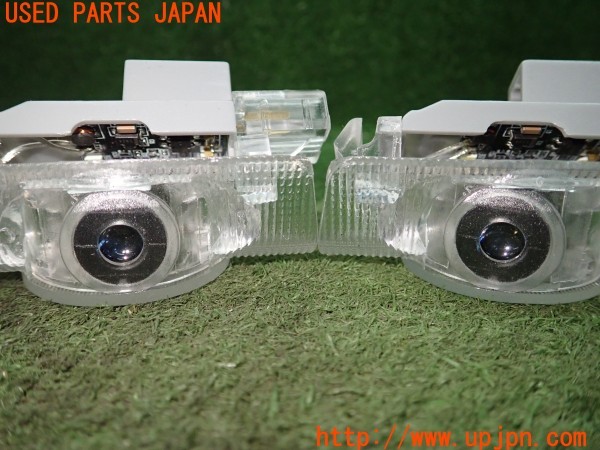 3UPJ=9237060512]クラウン ハイブリッド ロイヤルサルーン(AWS210)社外 カーテシランプ 中古_3