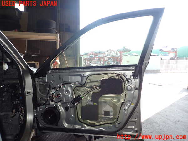 1UPJ-9237061230]クラウン ロイヤル ハイブリッド(AWS210)右前ドア AGC M2H5U 中古_5