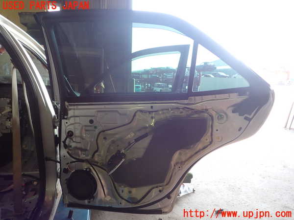 1UPJ-9237061290]クラウン ロイヤル ハイブリッド(AWS210)右後ドア NSG M4S8 中古_4