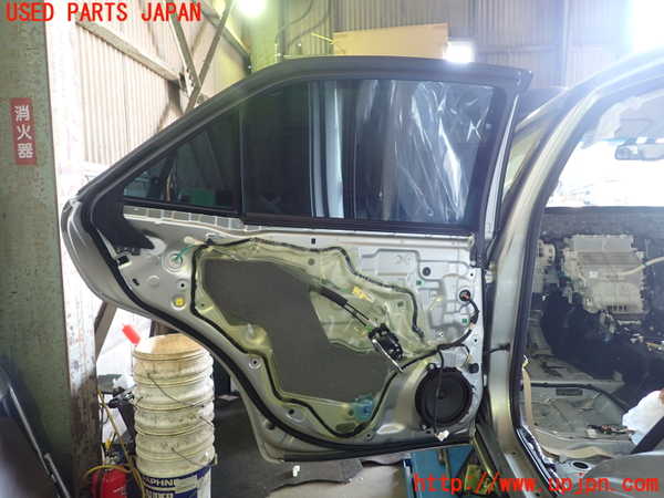1UPJ-9237061320]クラウン ロイヤル ハイブリッド(AWS210)左後ドア NSG M4S8 中古_3