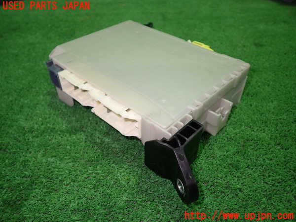 1UPJ-9237066741]クラウン ロイヤル ハイブリッド(AWS210)ヒューズボックス1 中古_4