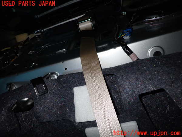 1UPJ-9237067135]クラウン ロイヤル ハイブリッド(AWS210)真中2列目シートベルト 中古_2