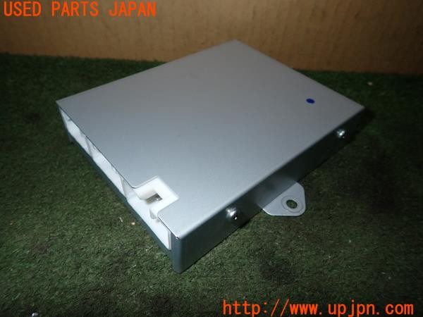3UPJ=9237070526]セレナ XV(C28)チェアキャブ スロープタイプ 純正 28516 8A880 コンピューター 左オートステップ用? 福祉車両 中古_2
